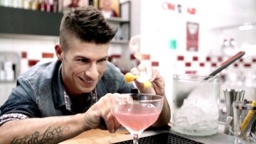Cocktail House: Guida TV - TV Sorrisi e Canzoni