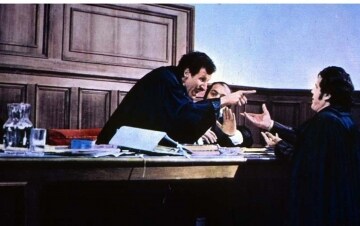 Riuscirà l'avvocato Franco Benenato a sconfiggere il suo acerrimo nemico il pretore Ciccio De Ingras?: Guida TV - TV Sorrisi e Canzoni