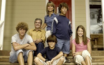 Una piccola grande famiglia: Guida TV - TV Sorrisi e Canzoni