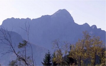 Di là dal fiume e tra gli alberi: Guida TV - TV Sorrisi e Canzoni