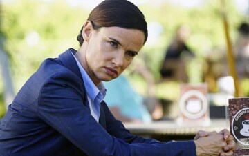 Secrets and Lies: Guida TV - TV Sorrisi e Canzoni
