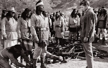 La terra degli Apaches: Guida TV  - TV Sorrisi e Canzoni