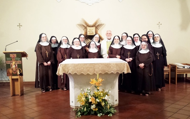 Recitiamo il Credo assieme alle Monache Benedettine di Orte: Guida TV  - TV Sorrisi e Canzoni