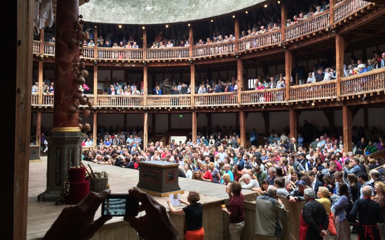 City Grammar ep. 05 - Shakespeare's Theatre: Guida TV  - TV Sorrisi e Canzoni