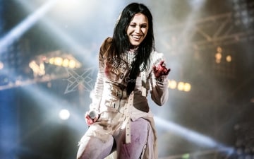 Enter the Coil - 20 Years of Lacuna Coil: Guida TV  - TV Sorrisi e Canzoni