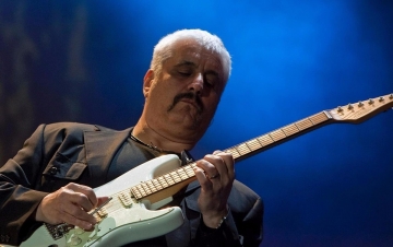 Pino Daniele - Il Tempo Resterà: Guida TV  - TV Sorrisi e Canzoni