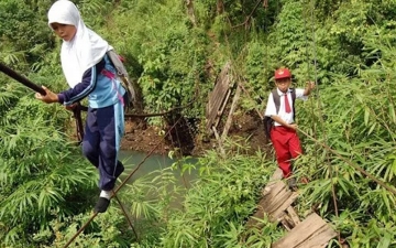 Nepal: strade pericolose per andare a scuola: Guida TV  - TV Sorrisi e Canzoni