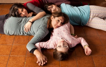 Rara - Una strana famiglia: Guida TV  - TV Sorrisi e Canzoni