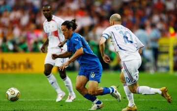 I Signori del Calcio: Camoranesi: Guida TV  - TV Sorrisi e Canzoni
