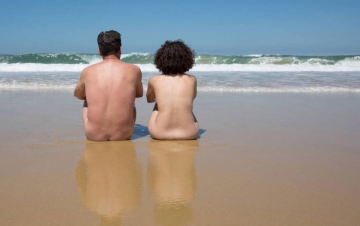 Naked in America - Nudisti per caso: Guida TV  - TV Sorrisi e Canzoni