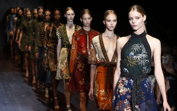 Italian Fashion Show: Guida TV  - TV Sorrisi e Canzoni