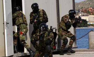 Lo Squadrone - Dispacci dalla Guerra di 'Ndrangheta: Guida TV  - TV Sorrisi e Canzoni