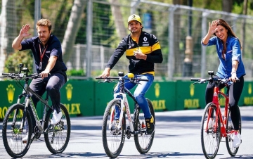 Pedalando in bicicletta: Guida TV  - TV Sorrisi e Canzoni