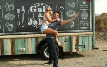 Young & Hungry - Cuori in Cucina: Guida TV  - TV Sorrisi e Canzoni