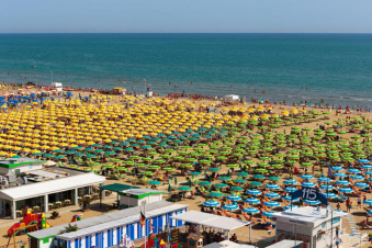 Tipi da spiaggia: Guida TV  - TV Sorrisi e Canzoni