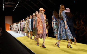 Italian Fashion Show: Guida TV  - TV Sorrisi e Canzoni