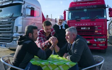 Camionisti in trattoria: Guida TV  - TV Sorrisi e Canzoni