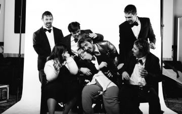 Up&Down - Un film normale: Guida TV  - TV Sorrisi e Canzoni