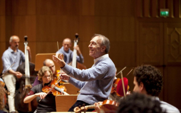 Claudio Abbado prova Mahler, Schoenberg, Nono: Guida TV  - TV Sorrisi e Canzoni