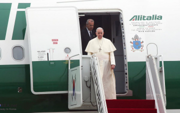 Viaggio del Papa negli Emirati Arabi Uniti: Guida TV  - TV Sorrisi e Canzoni