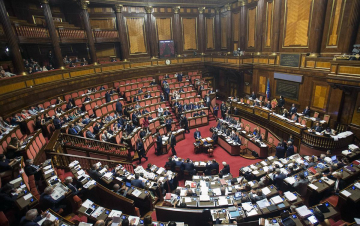 Dichiarazioni di voto finali sulla questione di fiducia preannunciata dal Governo per l`approvazione del disegno di legge di bilancio: Guida TV  - TV Sorrisi e Canzoni