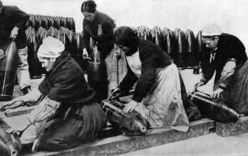 L'altro fronte: Le donne della Grande Guerra: Guida TV  - TV Sorrisi e Canzoni