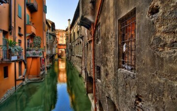 Under Italy: Guida TV  - TV Sorrisi e Canzoni