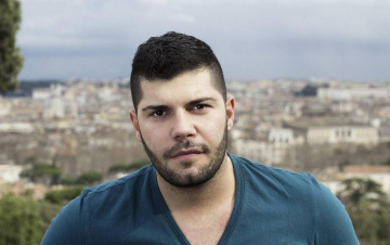 Intervista a Salvatore Esposito: Guida TV  - TV Sorrisi e Canzoni