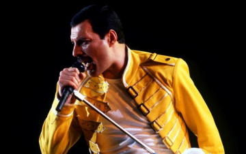Freddie Mercury - The King of Queen: Guida TV  - TV Sorrisi e Canzoni