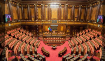 Senato della Repubblica. Dichiarazioni di voto dei Gruppi parlamentari successive alla replica del Presidente del Consiglio dei Ministri al dibattito sulla fiducia al Governo: Guida TV  - TV Sorrisi e Canzoni