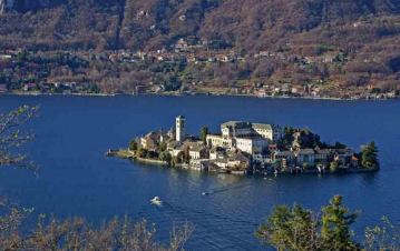 Orta, il lago dipinto: Guida TV  - TV Sorrisi e Canzoni
