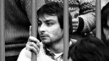 Caccia all'uomo - Cesare Battisti una vita in fuga: Guida TV  - TV Sorrisi e Canzoni
