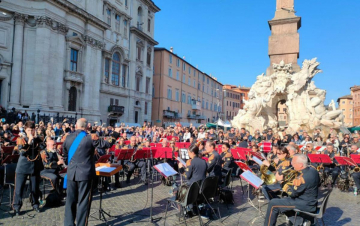 Concerto della Banda Interforze in occasione dei 75 anni della prima seduta del Senato: Guida TV  - TV Sorrisi e Canzoni