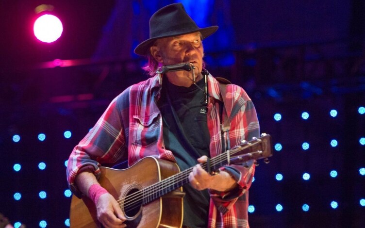 Neil Young Silver And Gold Live In Texas: Guida TV  - TV Sorrisi e Canzoni