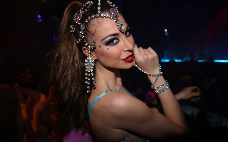 Party People Ibiza-Riccione: Guida TV  - TV Sorrisi e Canzoni