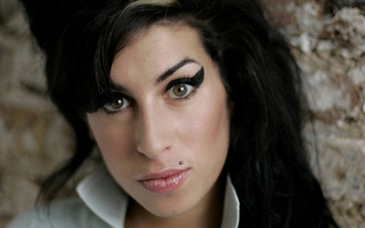 Anniversario: Muore Amy Winehouse: Guida TV  - TV Sorrisi e Canzoni