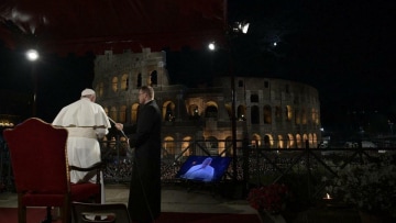 Eurovisione. Colosseo: Rito della Via Crucis presieduto da Papa Francesco: Guida TV  - TV Sorrisi e Canzoni