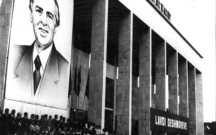 Albania, il paese di fronte: Guida TV  - TV Sorrisi e Canzoni