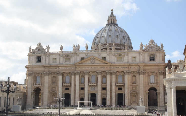 La fabbrica di San Pietro: Guida TV  - TV Sorrisi e Canzoni
