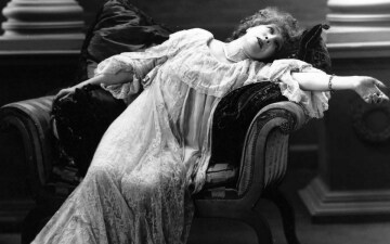 Sarah Bernhardt. The first Diva: Guida TV  - TV Sorrisi e Canzoni