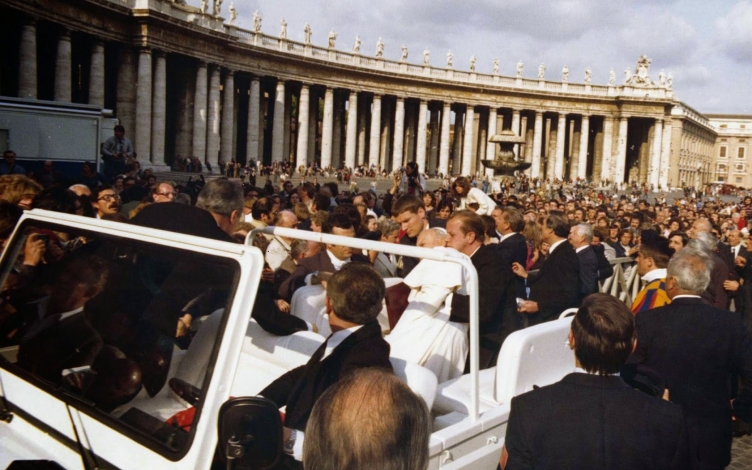 Uccidete il Papa: Guida TV  - TV Sorrisi e Canzoni