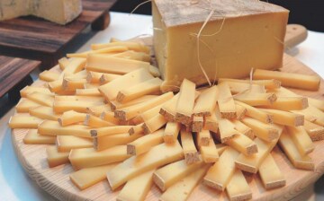 Cheese Hunter: Guida TV  - TV Sorrisi e Canzoni