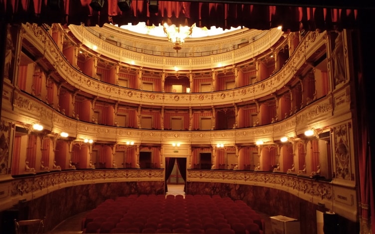 Teatro - Fog theatre: Guida TV  - TV Sorrisi e Canzoni