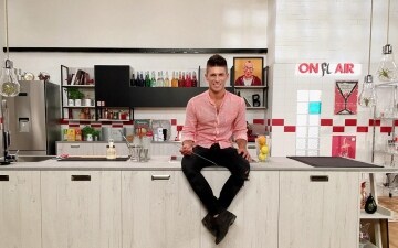 Cocktail House: Guida TV  - TV Sorrisi e Canzoni