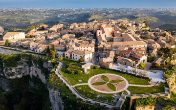 Gerace, il borgo incantato: Guida TV  - TV Sorrisi e Canzoni