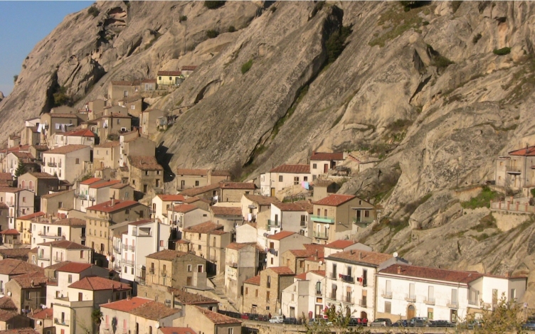 Memorie di confinati in Lucania 1930-1943: Guida TV  - TV Sorrisi e Canzoni
