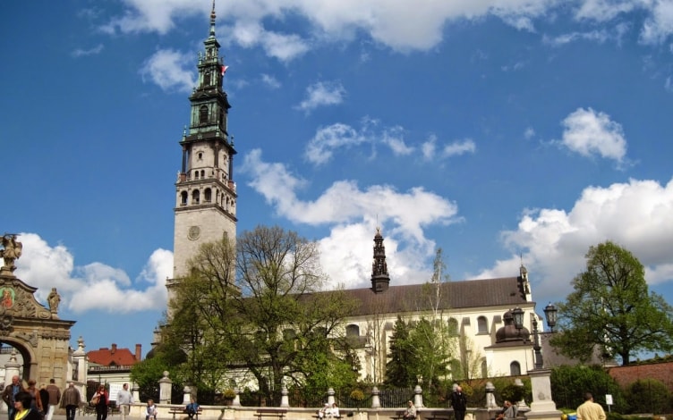 Santa Messa dal Santuario di Czestochowa: Guida TV  - TV Sorrisi e Canzoni