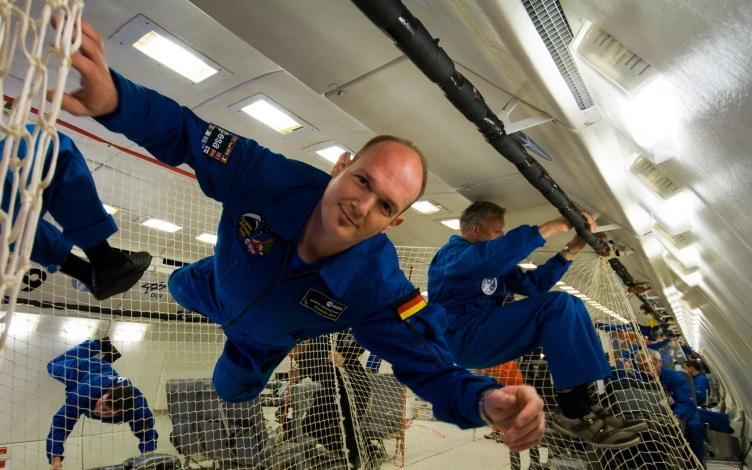 Zero gravity: Guida TV  - TV Sorrisi e Canzoni