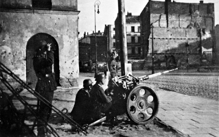 L'Italia in guerra: Guida TV  - TV Sorrisi e Canzoni