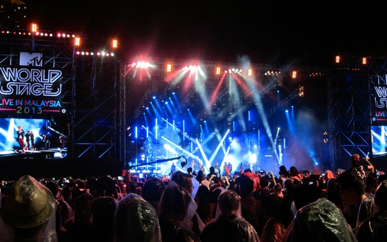World stage: Guida TV  - TV Sorrisi e Canzoni